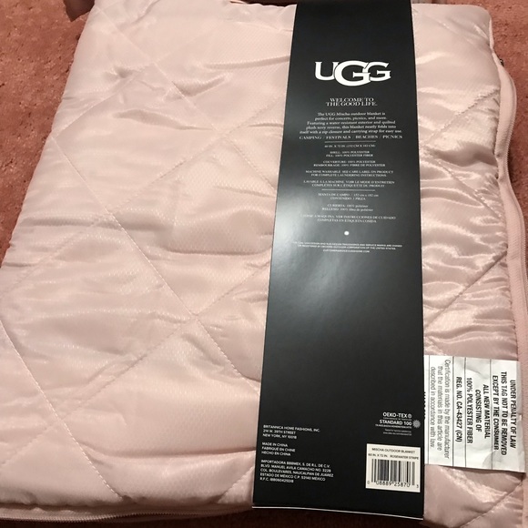 Firm UGG outdoor folding blanket brand new(firm no offer please ) - Picture 9 of 15